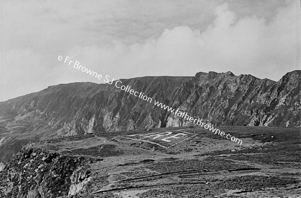 EIRE WITH SLIEVE LEAGUE IN BACKGROUND